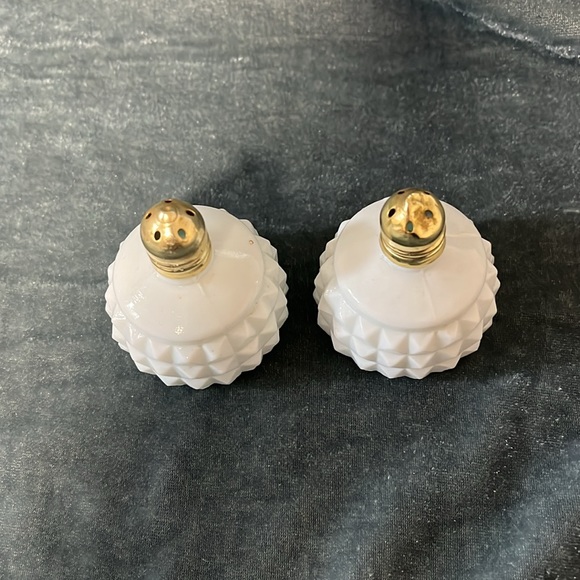 VTG Taiwan Salt and Pepper Shakers - Picture 2 of 3